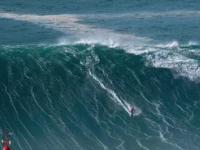 Назаре: самые гигантские волны на планете и самые отчаянные серферы