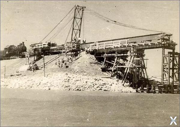 Строительство Керченского моста в 40-...