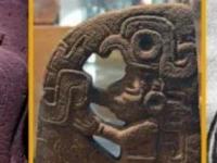 Почему в совершенно разных древних культурах есть артефакты изображающие «Бога из машины»?