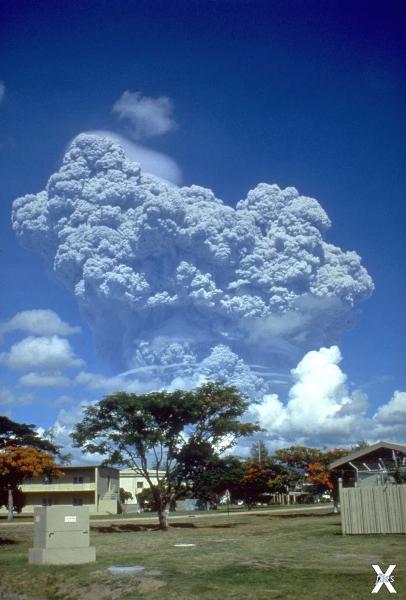Извержение вулкана Пинатубо, Филлипин...
