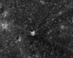 NASA опубликовало снимки старой лунной бомбардировки