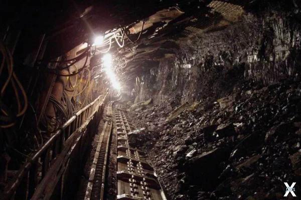 Угольная шахта в Западной Бенгалии до...