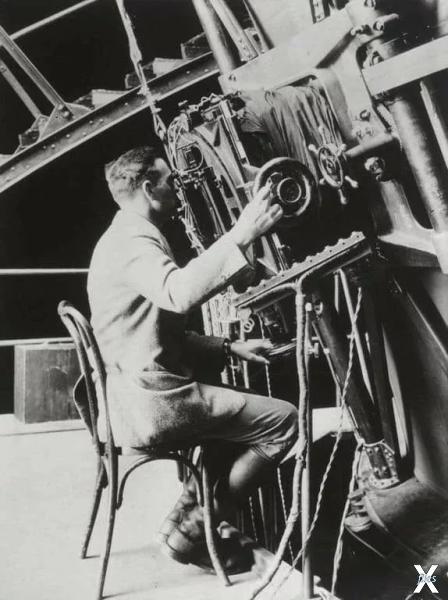 Хаббл и телескоп Хукера (1922 г.)