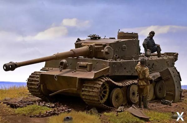 Советские танкисты у подбитого "тигра"