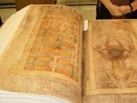Захватывающая история Кодекса Гигас, также известного как Библия Дьявола