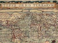 Почему Антарктиду изображали на многих старых картах, хотя она была открыта только в XIX веке?