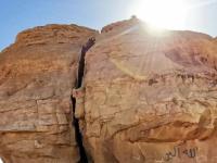Тайна Аль-Наслаа: кто идеально разрезал скалу посреди пустыни?