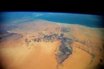 Если взглянуть на Сахару из космоса, можно увидеть ее гигантский "глаз": 50 км в диаметре