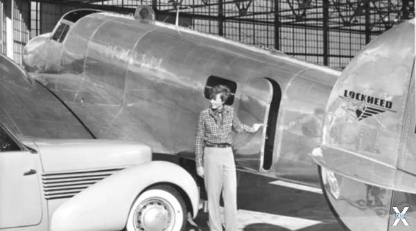 Двухмоторный самолет Lockheed Model 1...
