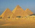 Египетские пирамиды строили наемные рабочие