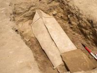 В Италии найден 1700-летний саркофаг необычной формы