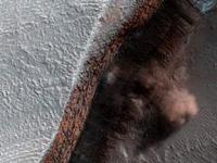 Зонд сфотографировал марсианскую лавину