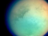На Титане обнаружили гладкие камни