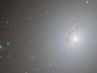 Телескоп "Хаббл" нашел еще одну необычную галактику