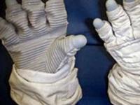 Перчатки астронавтов признаны опасным видом одежды