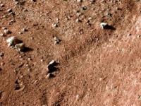 Ученые нашли на Марсе водяные лужи