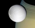 Итальянские ученые нашли кислород атмосфере спутника Сатурна