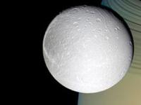 Итальянские ученые нашли кислород атмосфере спутника Сатурна