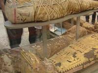 Археологи обнаружили в Египте деревянные саркофаги