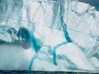 От ледника в Антарктике откололся айсберг размером с Москву
