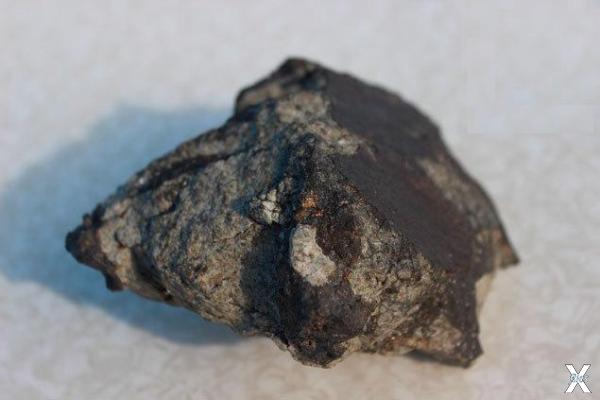 Это первый кусочек метеорита, который...