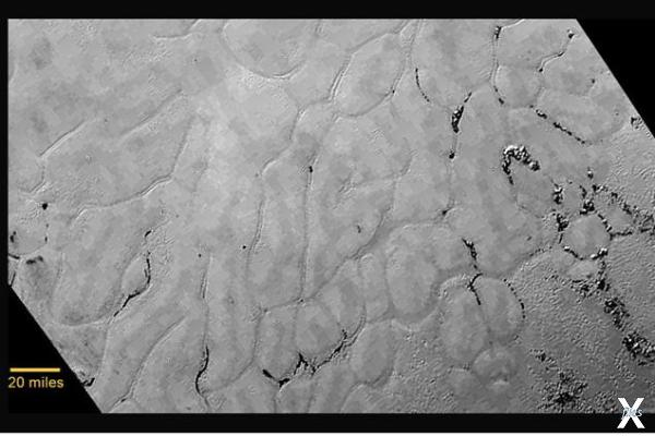 Ледяное плато "Спутник" на Плутоне