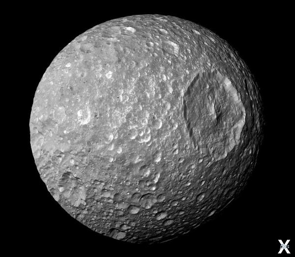 Огромный кратер Гершеля делает Мимас,...
