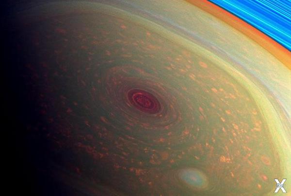 Шестиугольник на северном полюсе Сатурна