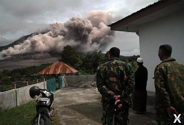 Извержение в Индонезии