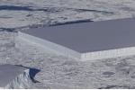 Чудо природы: NASA обнародовало снимок квадратного айсберга