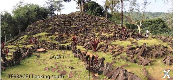 Так выглядят мегалиты пирамиды в верх...