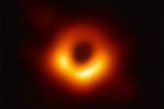 Темная сила. Ученым впервые удалось увидеть черную дыру. Что это даст человечеству?