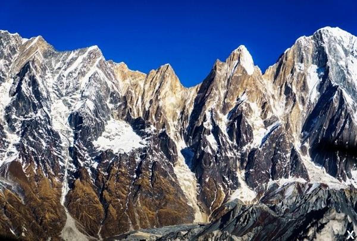 Г гималаи. Горная цепь Гималаи. Горный хребет Гималаи. Вершина Гималаев. Непал Гималаи.