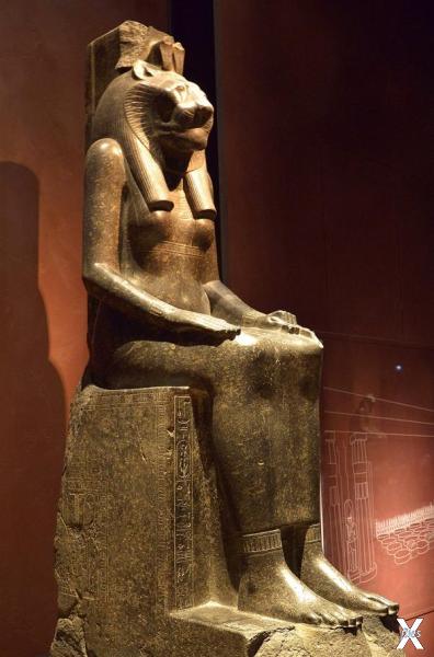Статуя Сехмет – львиноголовой богини ...