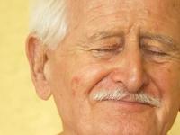 «Запах старости»: почему пожилые люди пахнут по-особенному