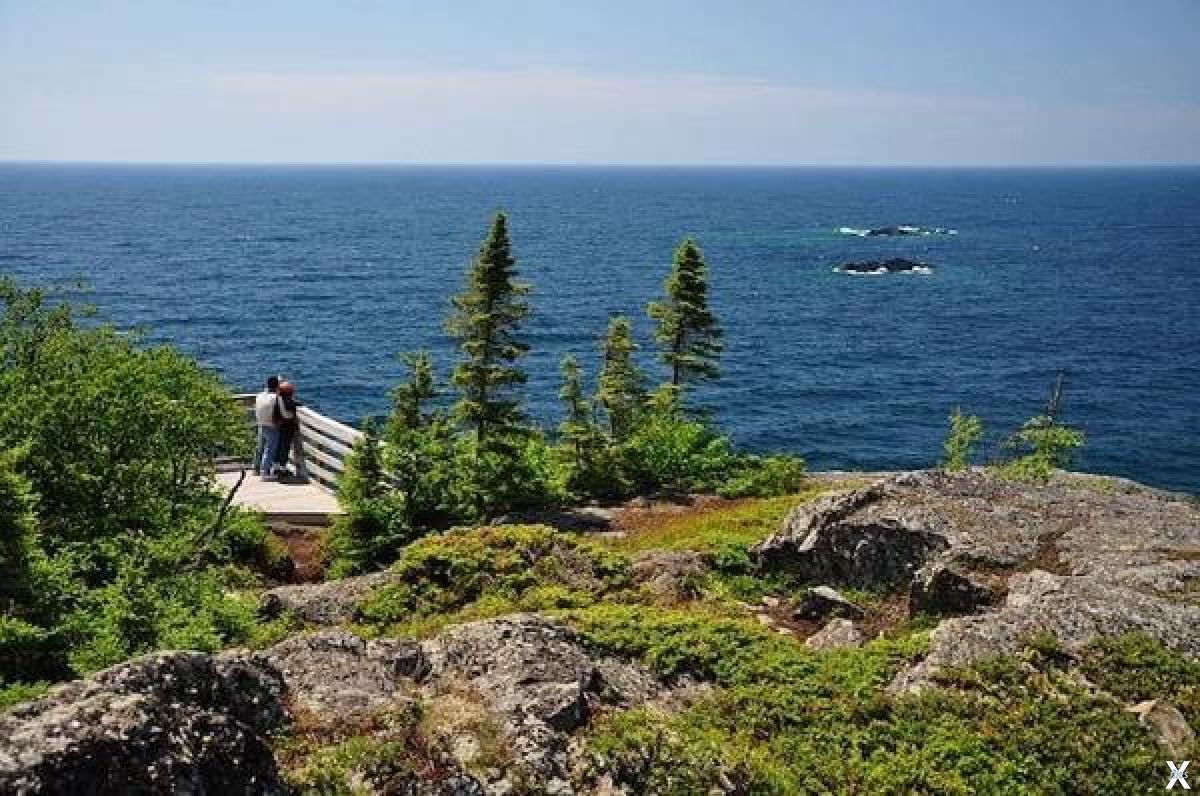 Самое пресноводное озеро северной америки. Верхнее (Lake Superior) — озеро. Озеро Супериор США. Озеро верхнее Северная Америка. Озеро Гурон.