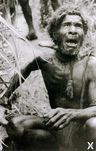 Абориген Новой Гвинеи в первый раз ви...