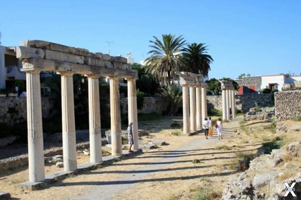 Руины древней гимназии на острове Кос...