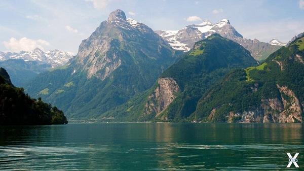 Люцернское озеро в Швейцарии. Совреме...