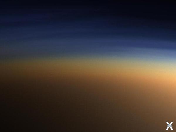 Естественные цвета атмосферы Титана. ...