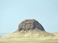 Пирамида Сенусерта II в Эль-Лахуне. Версия, почему несочетаема конструкция из кирпича и гранитной камеры фараона