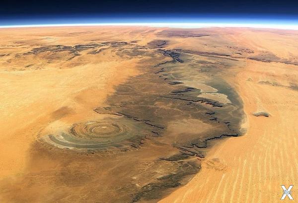 Глаз Сахары с высоты