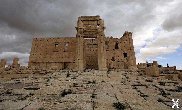 Руины финикийского храма в Сирии. Сов...