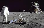 Почему астронавтов на Луне не убила радиация?