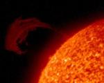 Российский спутник сфотографировал гигантскую магнитную арку над Солнцем