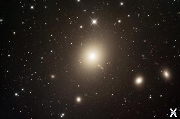 Эллиптическая галактика М 87
