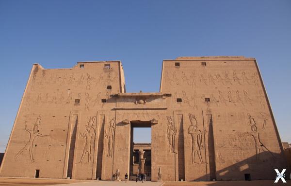 Египетские постройки, чем древнее, те...