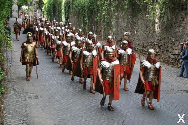 Римские войска на марше. На фото - со...