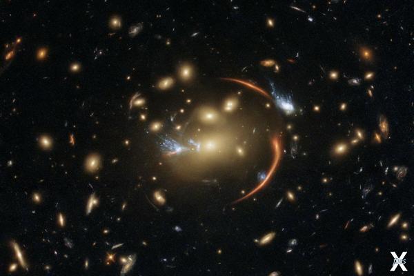 Скопление галактик MACS J0138.0-2155