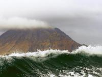 Ученые объяснили таинственное цунами, которое прокатилось по Южному полушарию в 2021